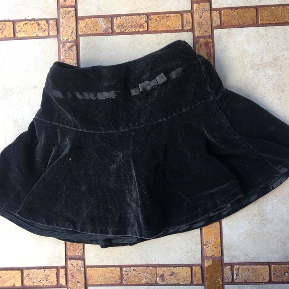 Skirts - Picture 4 of 6